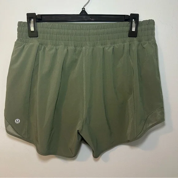 Lululemon Rosemary Green LII Hotty Hot 4” Lined Athletic Shorts Size 8 - Picture 2 of 7